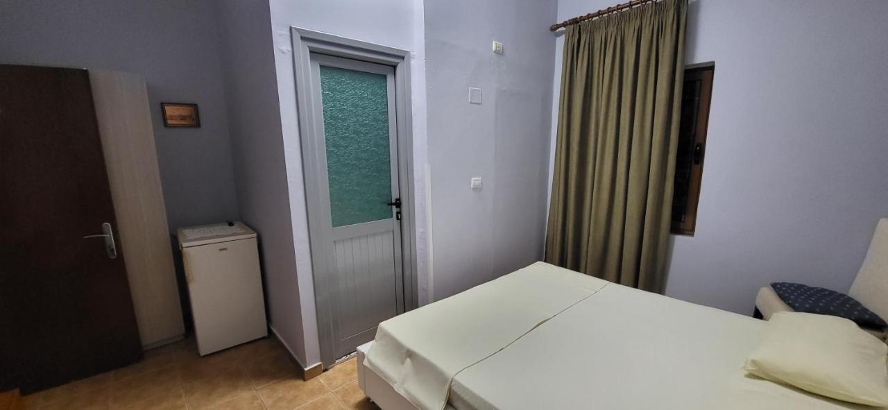 Jon Rooms Himare Esterno foto