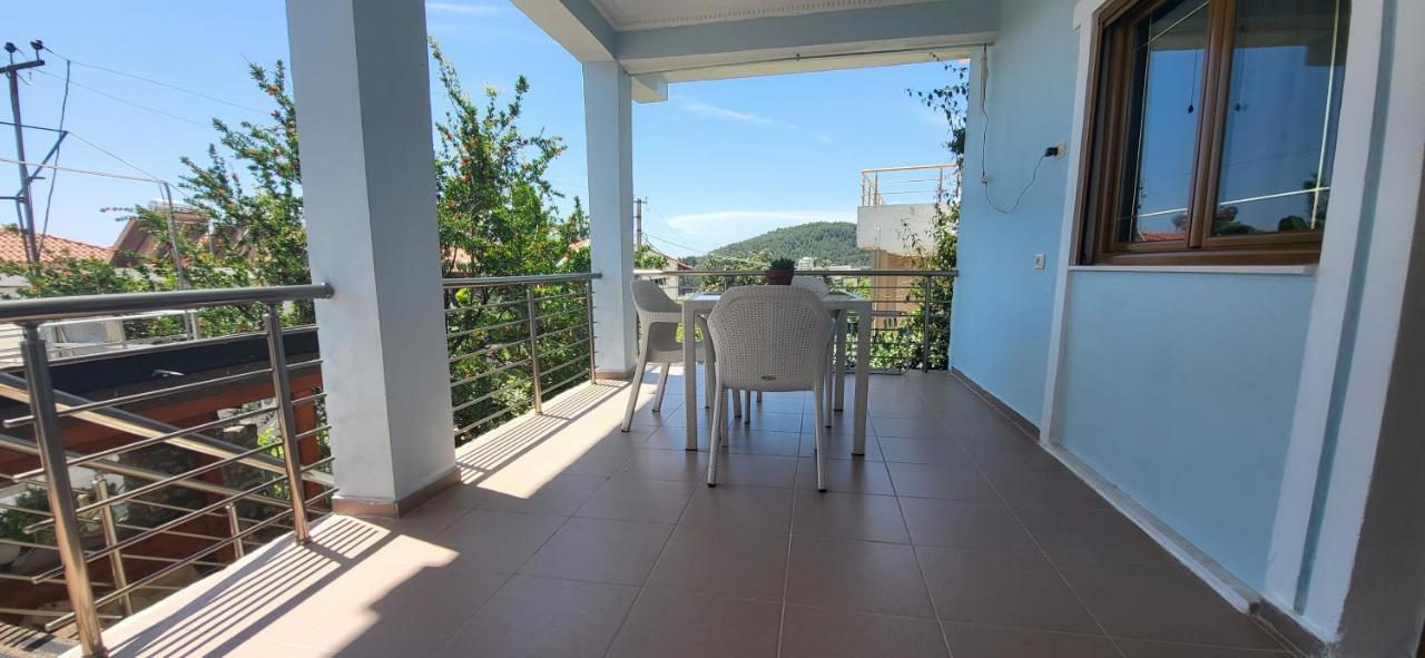 Jon Rooms Himare Esterno foto