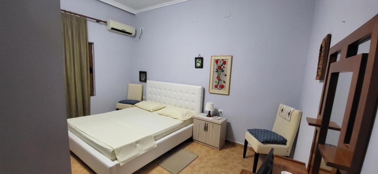 Jon Rooms Himare Esterno foto