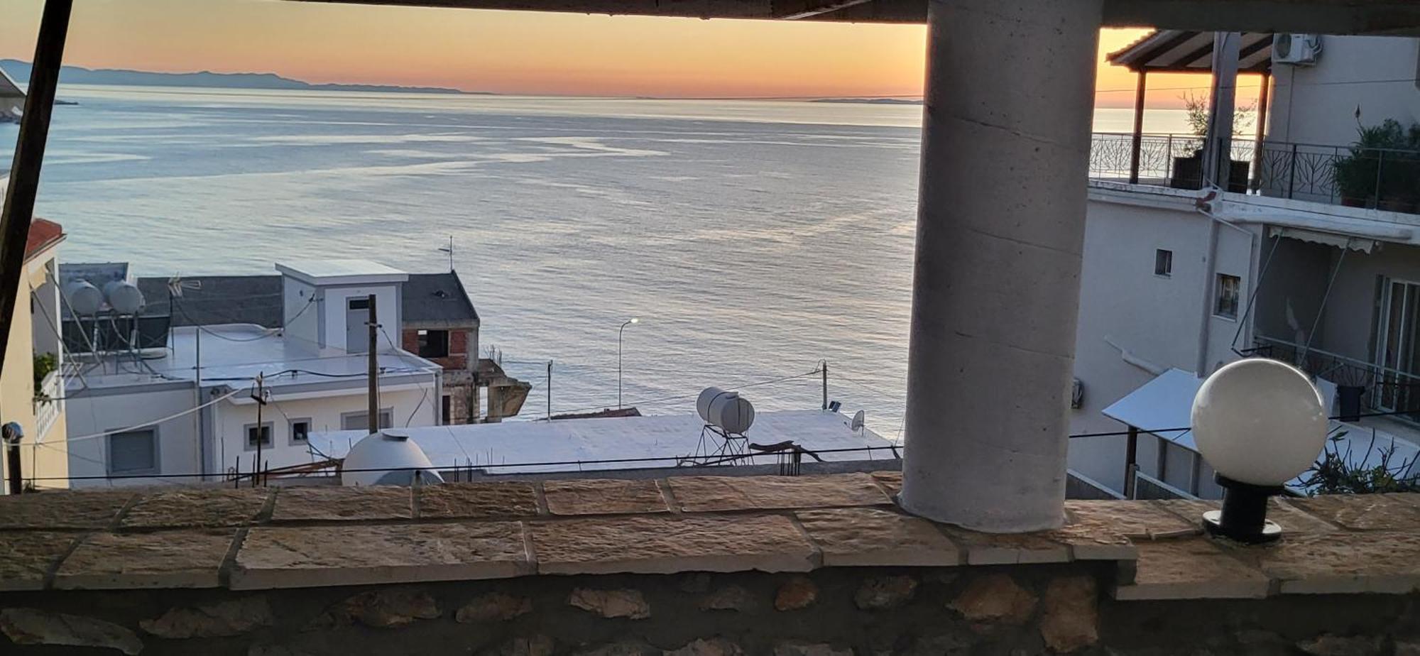 Jon Rooms Himare Esterno foto